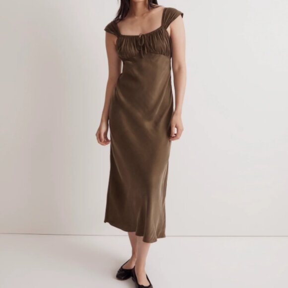 Elegant Olive Green Women's Dress - Picture 1 of 3